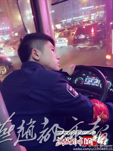 庄里最帅公交司机小哥走红网络