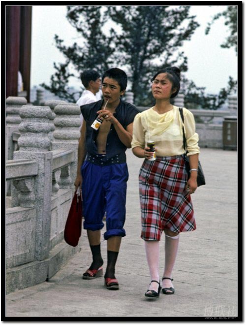 80年代风情万种的潮流美女