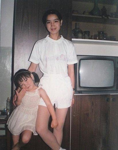 80年代风情万种的潮流美女
