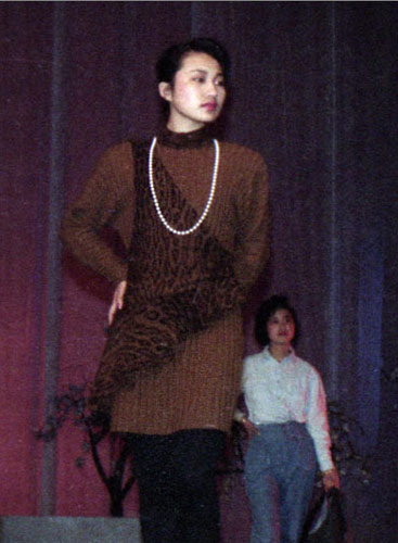 80年代风情万种的潮流美女