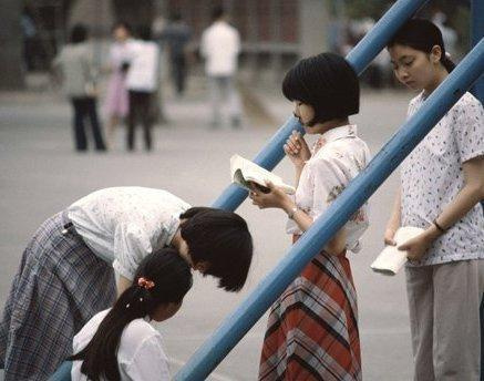 80年代风情万种的潮流美女