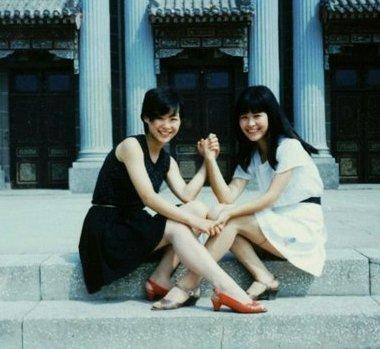 80年代风情万种的潮流美女