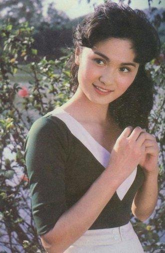 80年代风情万种的潮流美女