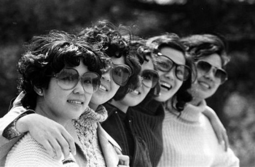 80年代风情万种的潮流美女