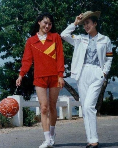 80年代风情万种的潮流美女