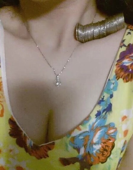 锁骨放硬币成炫腹之后新玩法 网友吐槽城里人真瘦