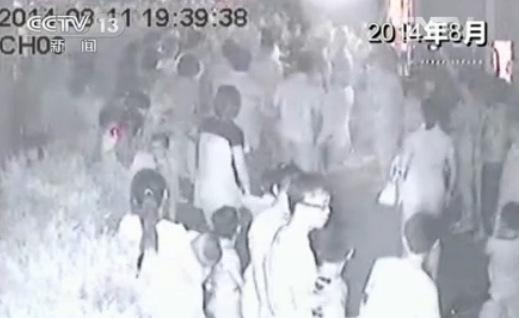 河南居民装高音喇叭对抗烧烤夜市 商户敲脸盆回击