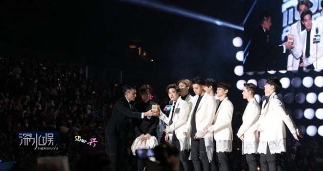 刘德华演唱会_刘德华去年年收入(2)