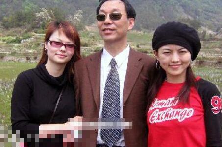 李湘和爸爸、妹妹