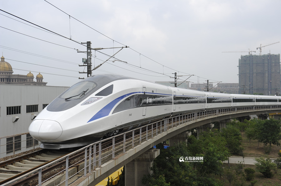 中国标准动车组下线 在环保节能等方面创新力度大