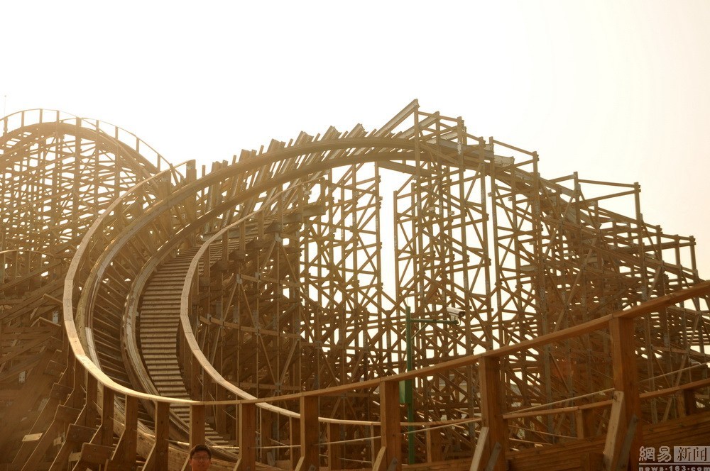安徽芜湖造木质过山车 游客体验木质过山车超刺激|芜湖造木质过山车-社会新闻_华商网新闻