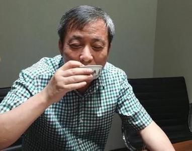 怒砸10亿为国护盘 刘益谦曾花2.8亿买鸡缸杯喝茶