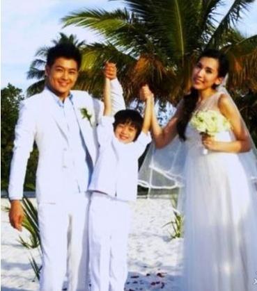 黄勇婚礼出状况新娘哭喊 明星婚礼闹剧:汪峰求婚现场打群架
