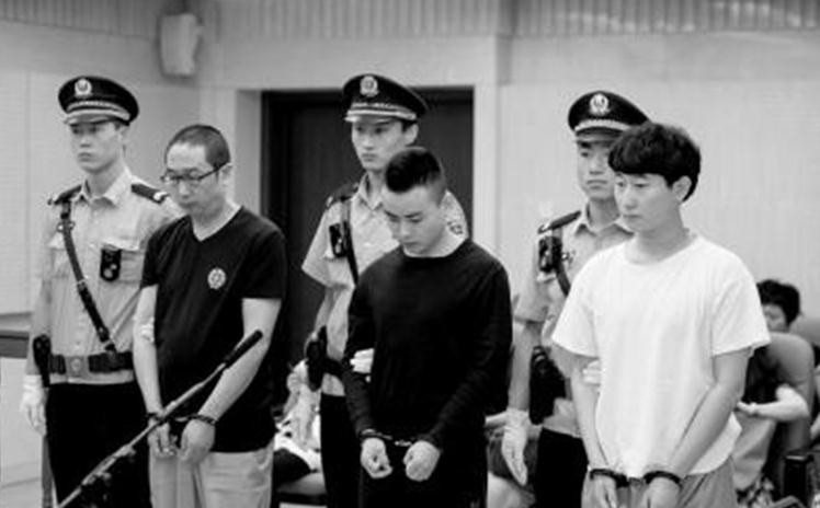 被疑“小三”女演员遭泼硫酸毁容 致脸部严重烧伤