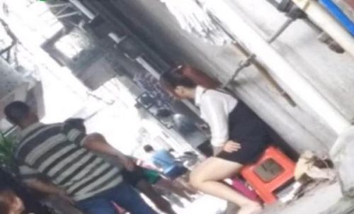 广州江门失足女幼儿园拉客 肆无忌惮挑逗路人