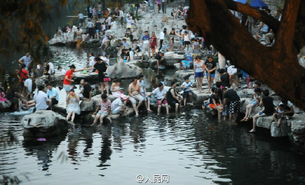 济南名泉黑虎泉成公共