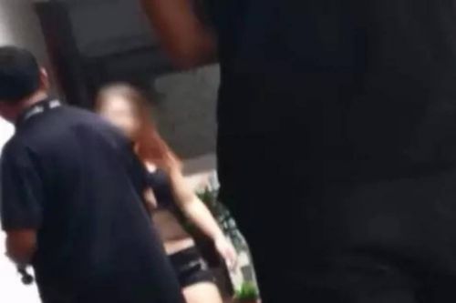 广州江门失足女幼儿园拉客 肆无忌惮挑逗路人