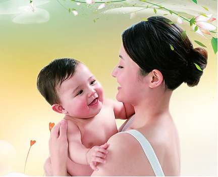 广州38位辣妈当众掀衣喂奶 盘点坚持母乳喂养的女明星们