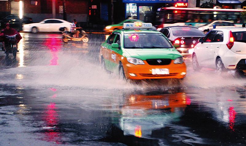 暴雨蓝色预警开始拉响