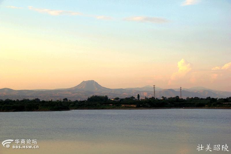 四季醴泉湖