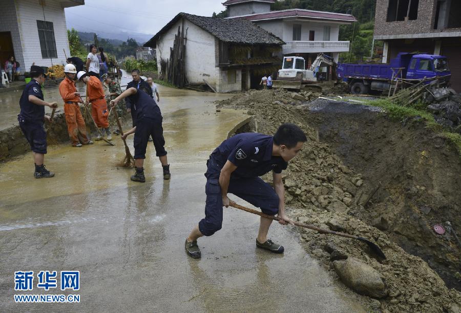 #（社会）（1）四川泸州暴雨引发山洪 已确认11人死亡