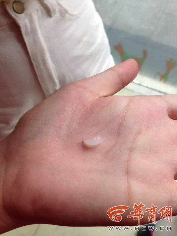 西安天气真任性 东郊分分钟下起冰雹和大雨