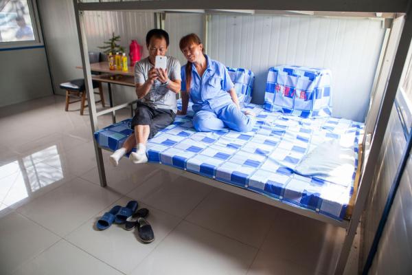 工地设夫妻房 