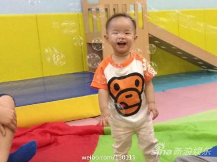 小铛铛童真大笑