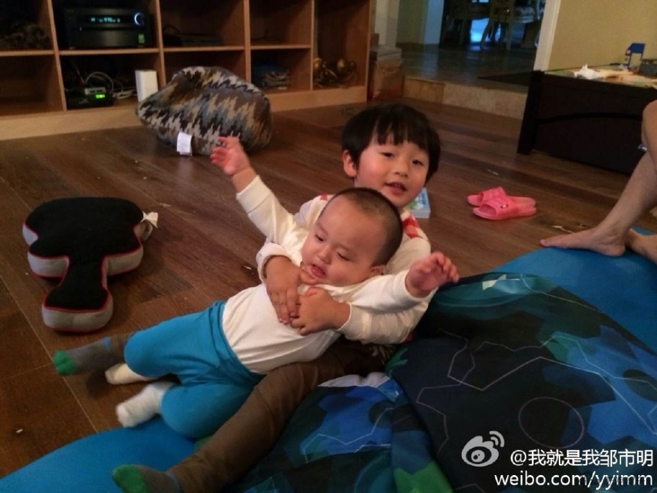 我超喜欢跟他玩