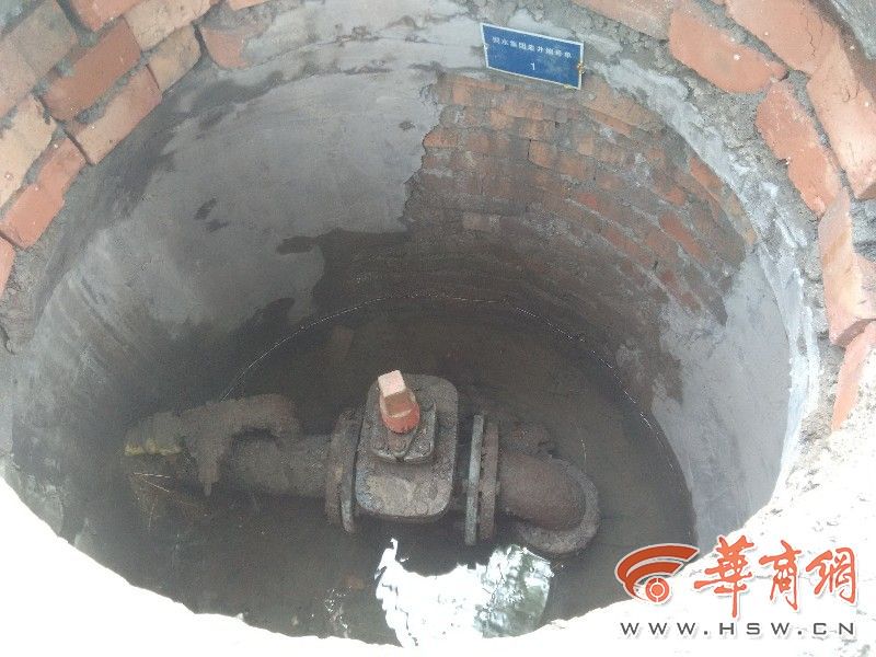 铜川一地下室不停渗水 逼得租客自费做防水