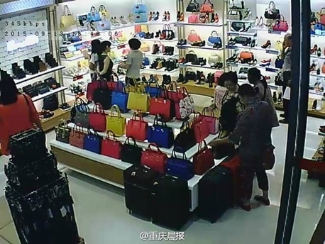 四位老人组团盗窃