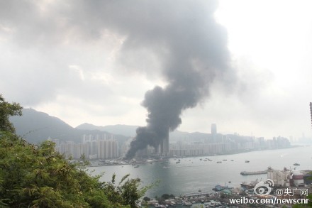 香港维多利亚港发生大火(图)