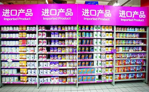 根据相关办法的征求意见稿,今后“进口奶源”等内容将不得在婴幼儿乳粉包装上标注。