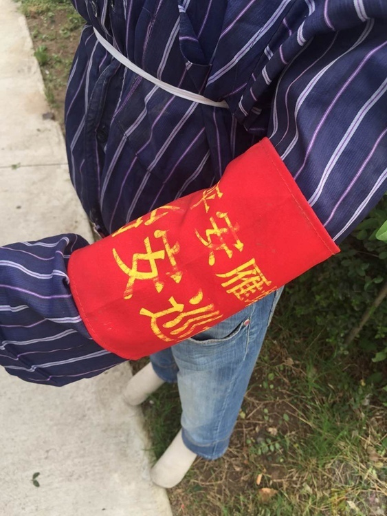 停车场大叔自制美女娃娃