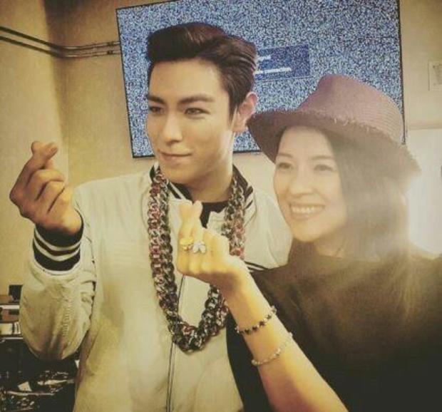 章子怡遮挡6月孕肚 揭秘汪峰是如何搞定国际章