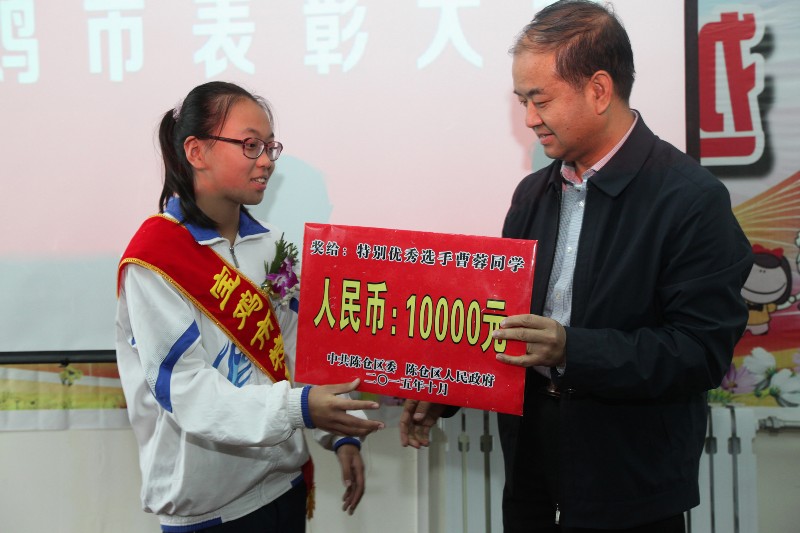 中国汉字听写大会获亚军 陈仓区奖励她1万元