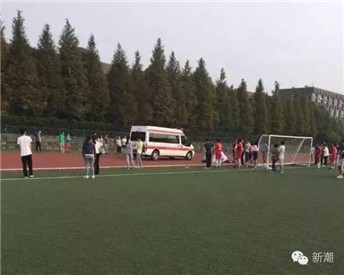 男生体测跑千米猝死 全身抽搐口吐白沫脸色煞