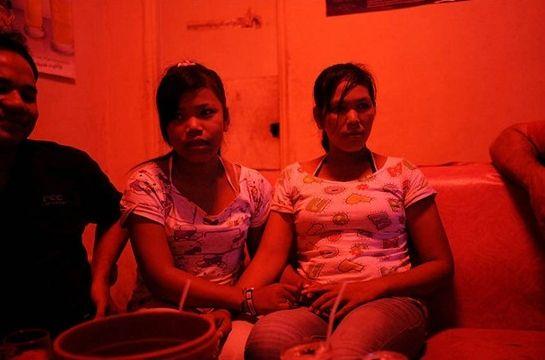 女生校园KTV做三陪提供特殊服务 探秘校园神秘色情圈子