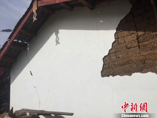云南香格里拉4.7级地震续：震中民房受损严重
