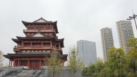 贫困市2亿建楼