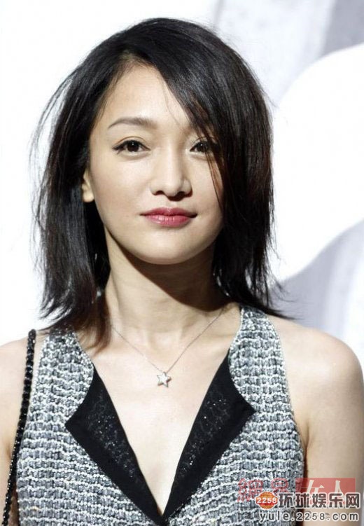 杨幂被封“圆月弯刀” 开扒娱圈“侧脸残”女星