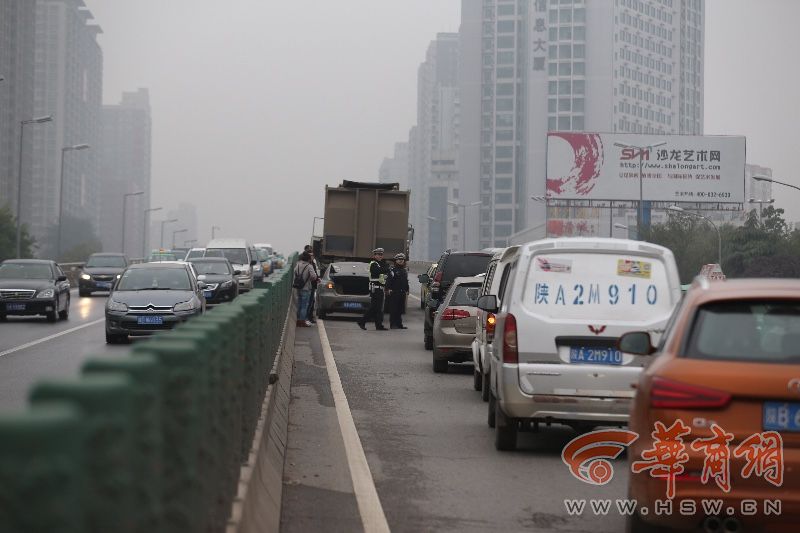 二环又堵了！环卫车故障致拥堵4个多小时