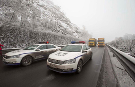 山西降雪交警高速路领航