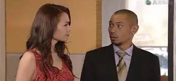 台男星卷入枪战14人连开五枪 警局外开打(图)|