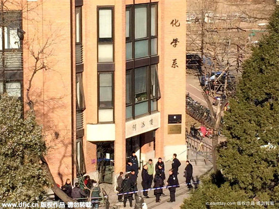 2015年12月18日上午，清华大学一实验室发生火灾爆炸事故，事故造成一名实验人员死亡，目前火已经被扑灭。爆炸的具体原因还在调查中。[!--empirenews.page--]