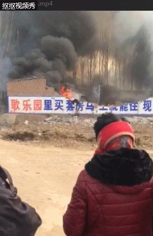 河南焦作一鞭炮厂发生爆炸 现场有人死伤(图)