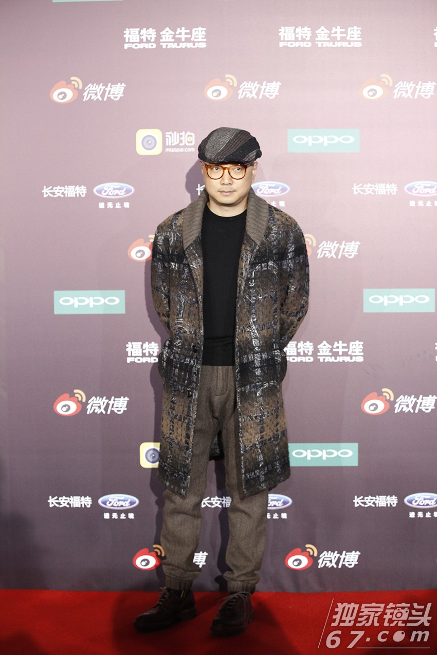 2015微博之夜红毯：赵丽颖刘涛飒爽登场PK总攻范
