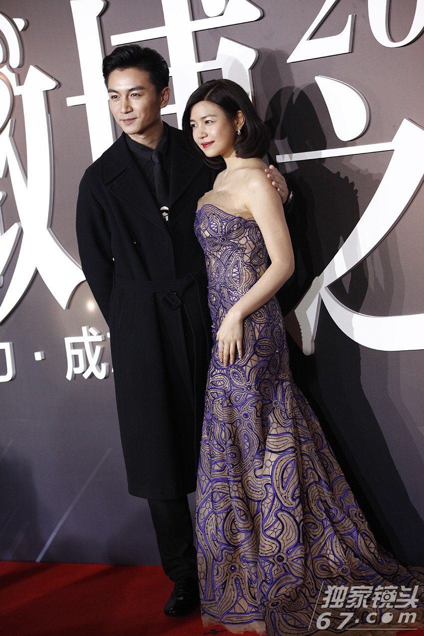 2015微博之夜红毯：赵丽颖刘涛飒爽登场PK总攻范