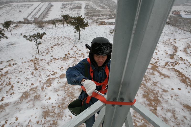 雪地检修 王军.jpg