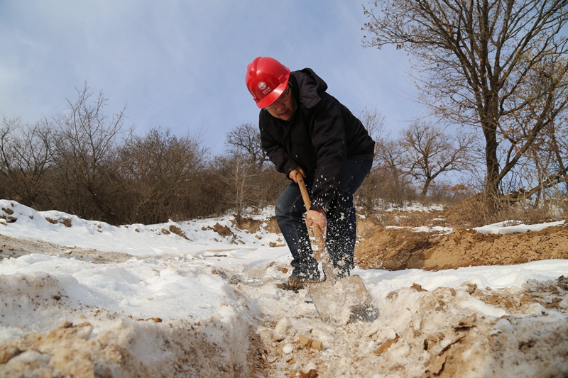 国网陕西省电力公司检修公司风雪中的巡线工